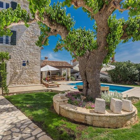 Beautiful Stone House - Villa Parentium With Private Pool Dračevac المظهر الخارجي الصورة