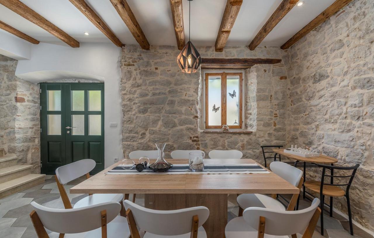 Beautiful Stone House - Villa Parentium With Private Pool Dračevac المظهر الخارجي الصورة