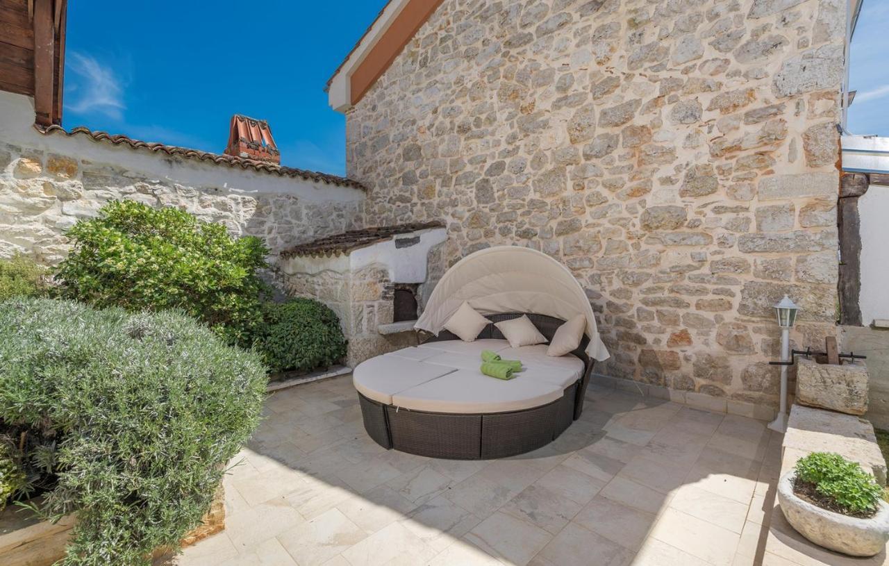 Beautiful Stone House - Villa Parentium With Private Pool Dračevac المظهر الخارجي الصورة