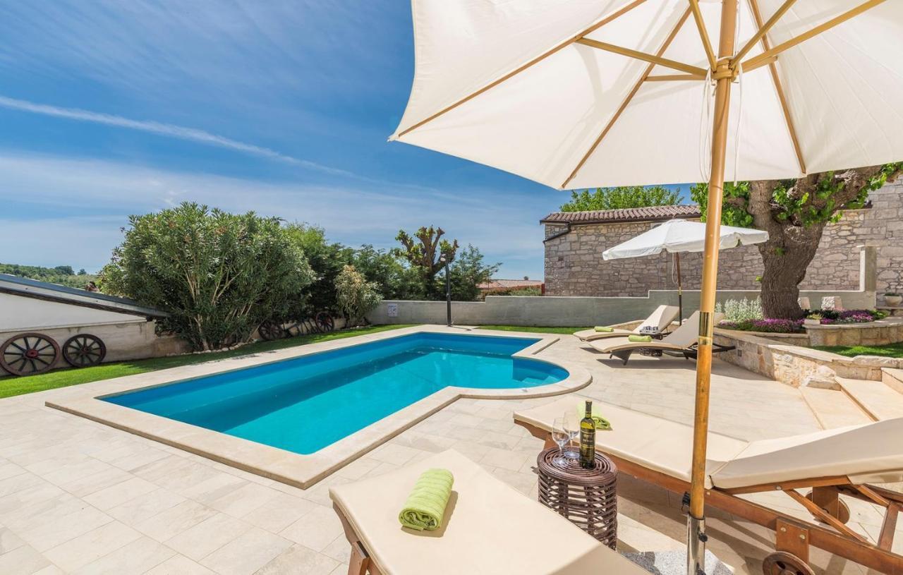 Beautiful Stone House - Villa Parentium With Private Pool Dračevac المظهر الخارجي الصورة