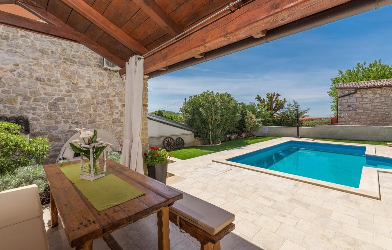 Beautiful Stone House - Villa Parentium With Private Pool Dračevac المظهر الخارجي الصورة