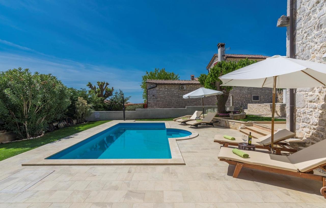 Beautiful Stone House - Villa Parentium With Private Pool Dračevac المظهر الخارجي الصورة