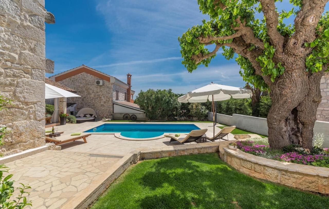 Beautiful Stone House - Villa Parentium With Private Pool Dračevac المظهر الخارجي الصورة