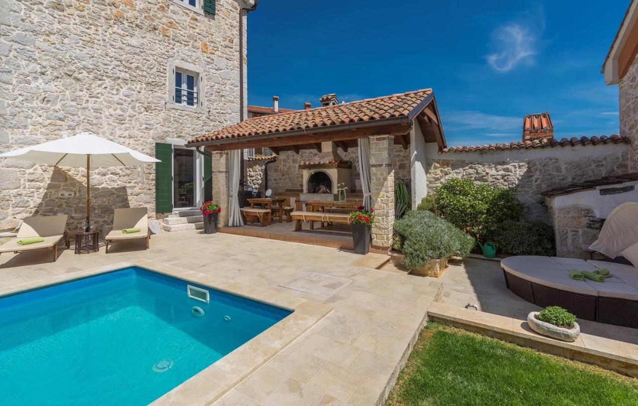 Beautiful Stone House - Villa Parentium With Private Pool Dračevac المظهر الخارجي الصورة