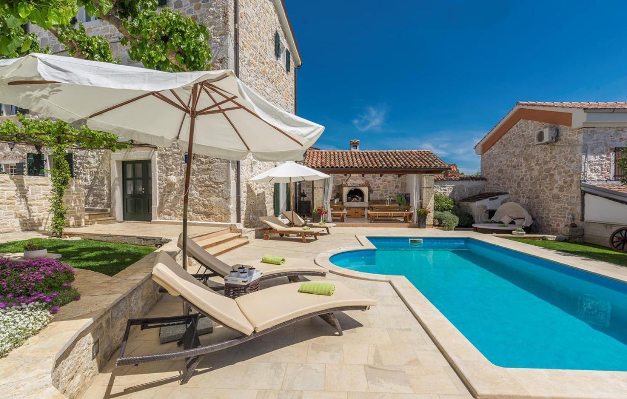 Beautiful Stone House - Villa Parentium With Private Pool Dračevac المظهر الخارجي الصورة