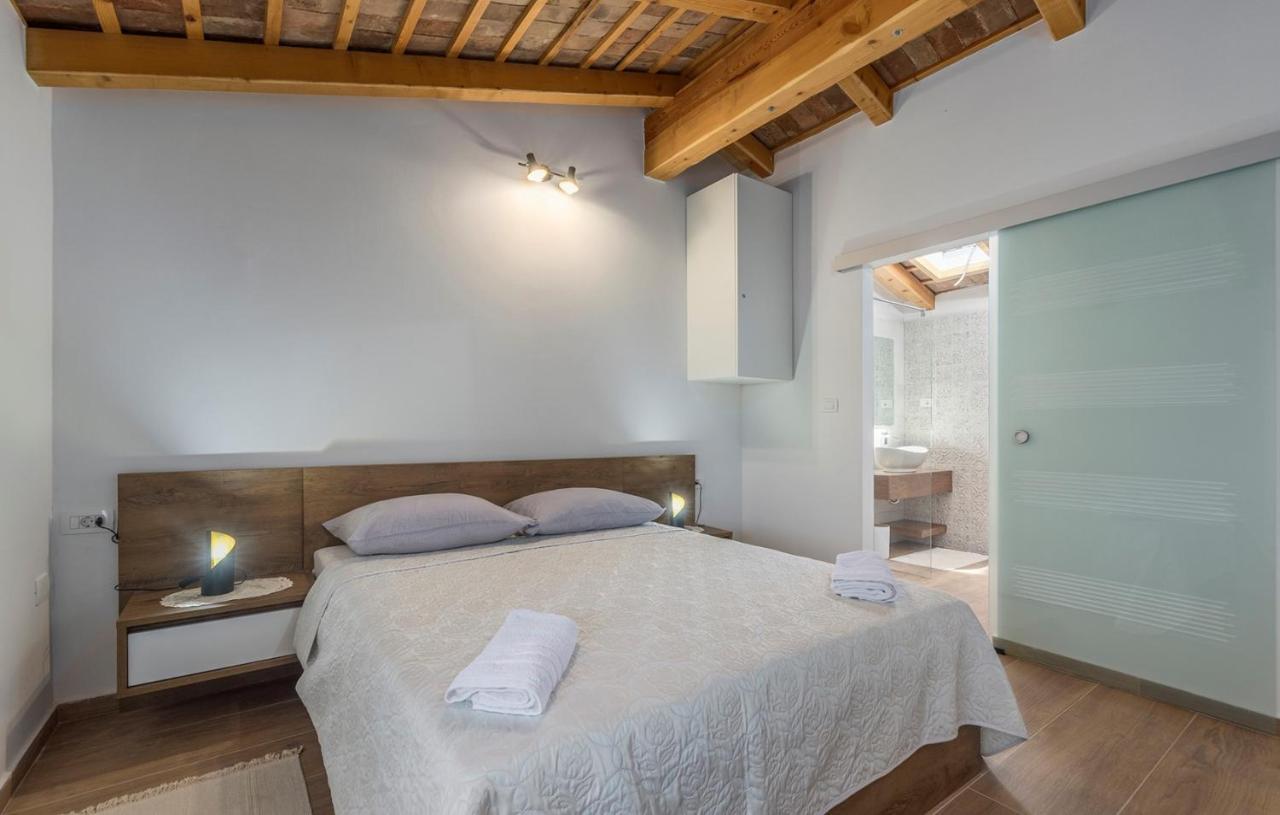 Beautiful Stone House - Villa Parentium With Private Pool Dračevac المظهر الخارجي الصورة